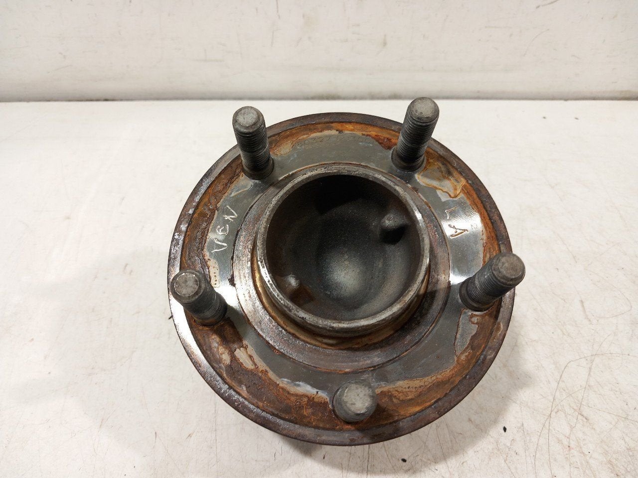 Wielnaaf links achter Ford Focus, Auto-onderdelen, Onderdelen@venauto.nl, Van der Ven Autorecycling B.V., Gebruikt, Ettenseweg 76, 4706 PB Roosendaal, The Netherlands