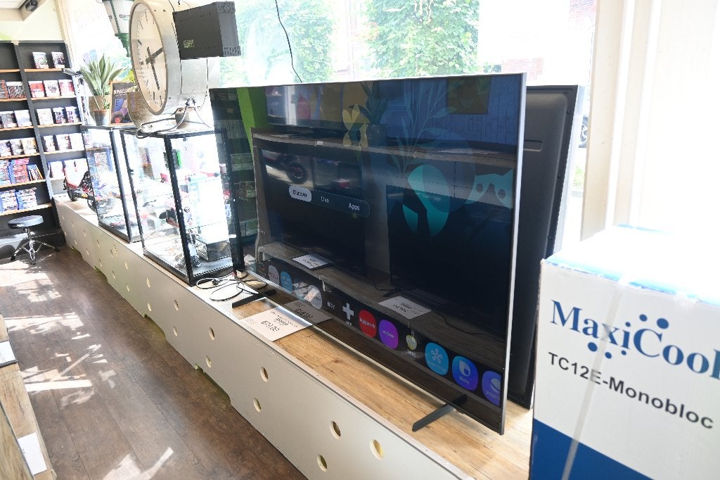 Samsung TQ75QEF1AUX 75 inch QLED 4K Smart TV, Samsung, Onbekend, Refurbished, Ophalen of Verzenden