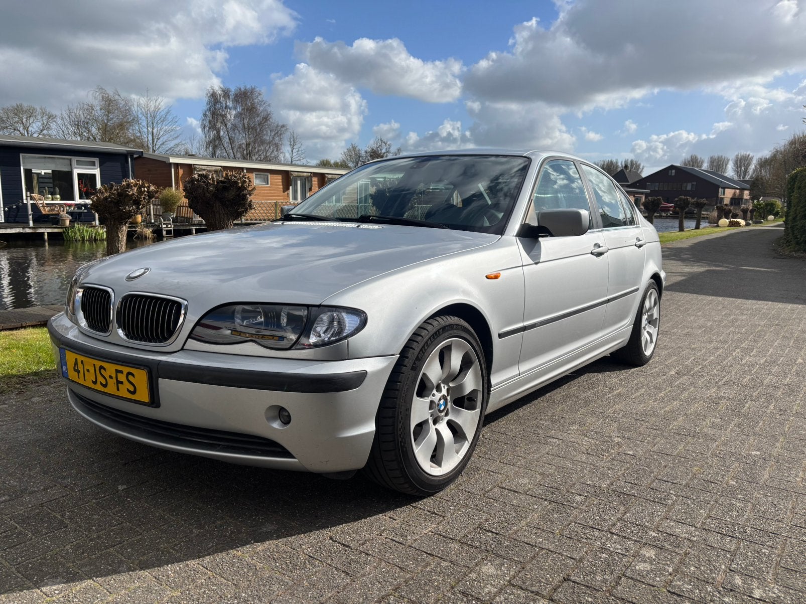 BMW 3-Serie 2.2 I 320 AUT 2002 Grijs, Achterwielaandrijving, 75 €/maand, Particulier, 1600 kg