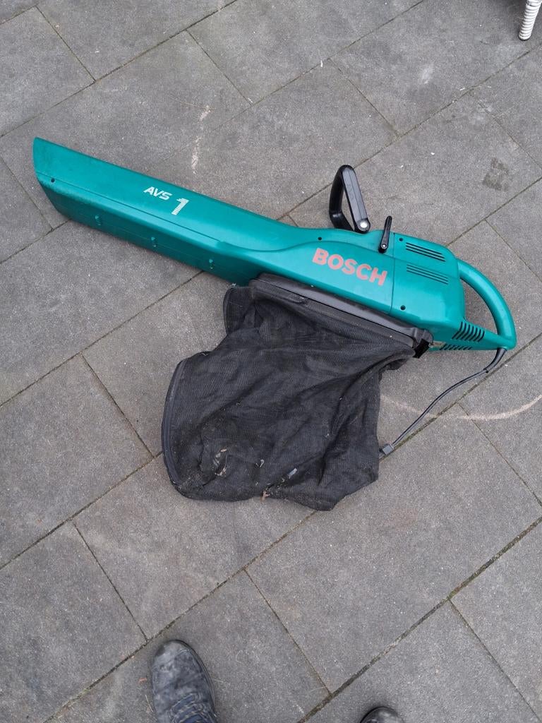 Bosch AVS 1 Bladblazer/Bladzuiger met Opvangzak, Tuin en Terras, Bladblazers, Gebruikt, Handgedragen, Elektrisch, Met opvangzak