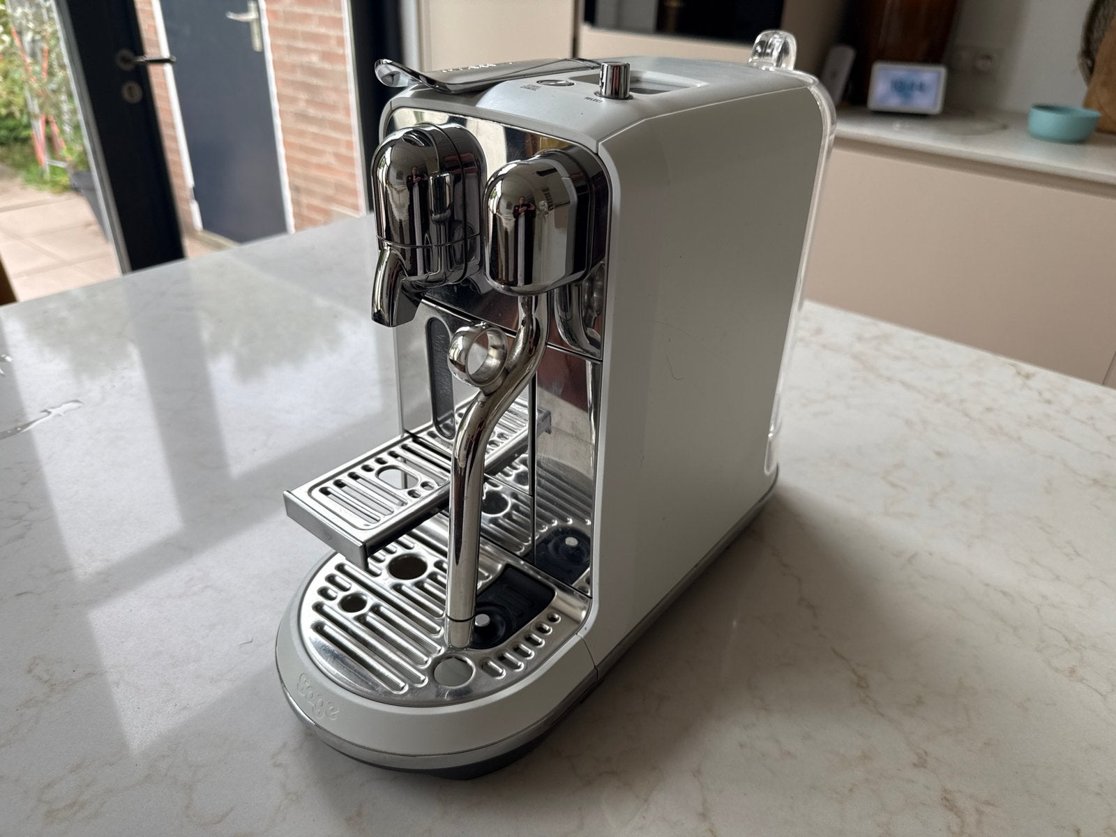 Sage Nespresso Creatista Plus - Wit - SNE800, Gebruikt, Espresso apparaat, Ophalen of Verzenden, 1 kopje