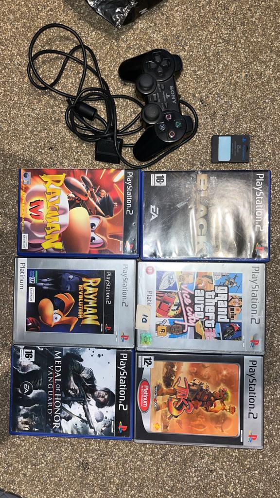 PlayStation 2 Controller en 6 Games, Spelcomputers en Games, Games | Sony PlayStation 2, Gebruikt, Vanaf 18 jaar, Overige genres