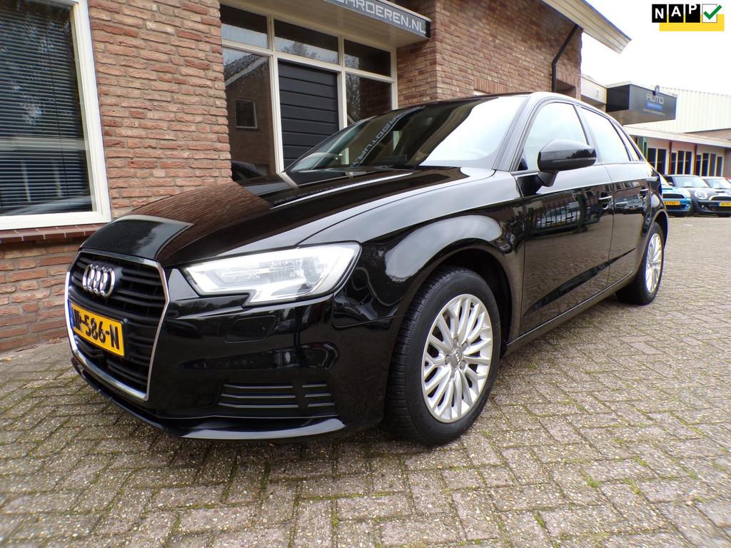 Audi A3 Sportback 1.0 TFSI Pro Line Autmaat / Navi, Auto's, Audi, Stof, Gebruikt, 116 pk, Zwart