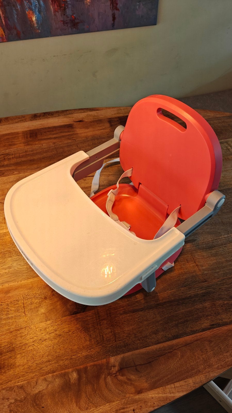 Draagbare kinderstoel met eetblad - rood/wit, Ophalen of Verzenden, Gebruikt, Overige typen, Gordel(s)