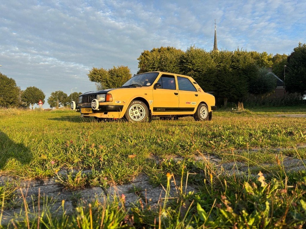 Skoda 130LA 1.3 L 1986 Beige, Auto's, 4 cilinders, 400 kg, 100 pk, Beige