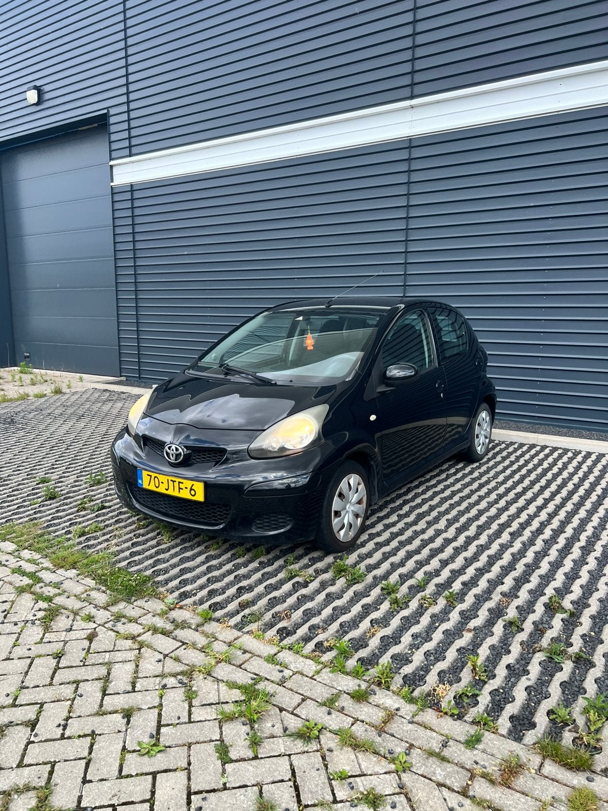 Toyota Aygo 1.0 12V Vvt-i 5DRS, Voorwielaandrijving, Zwart, 4 stoelen, Handgeschakeld