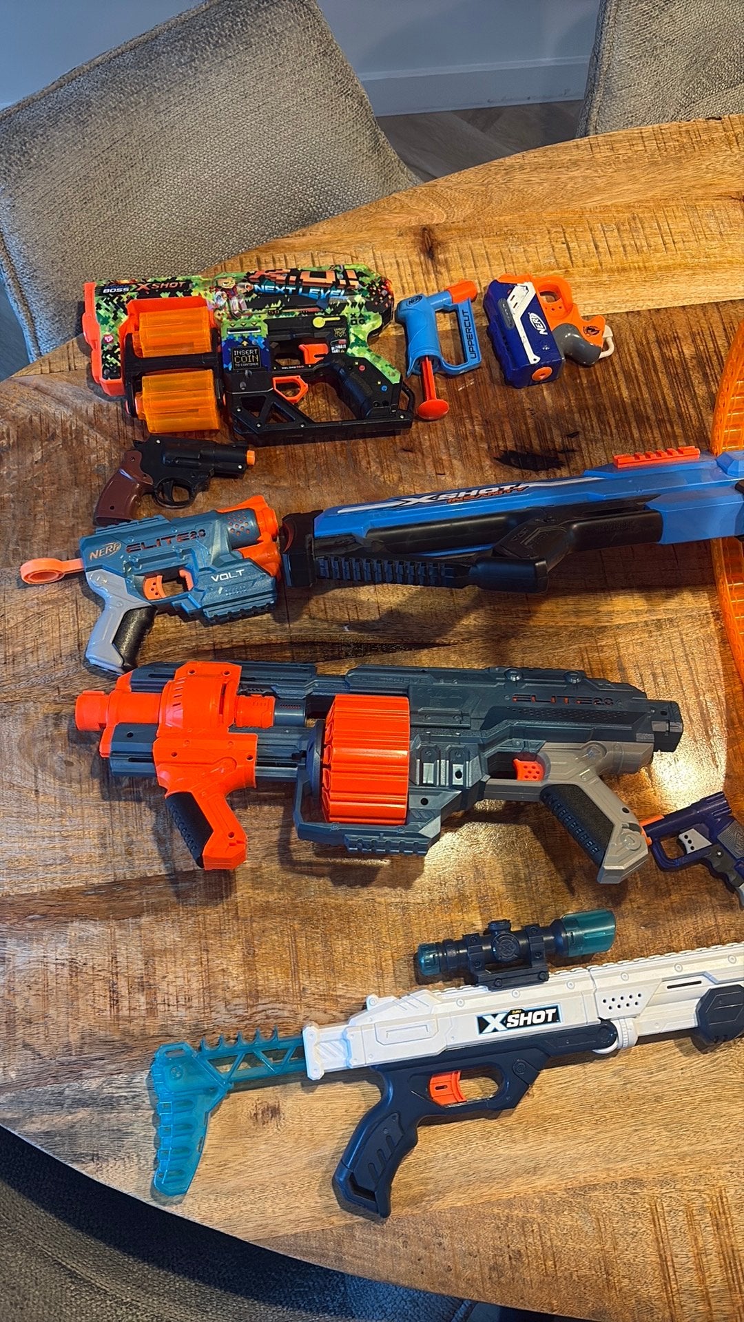 Nerf guns incl pijltjes balletjes auto’s, Ophalen, Zo goed als nieuw