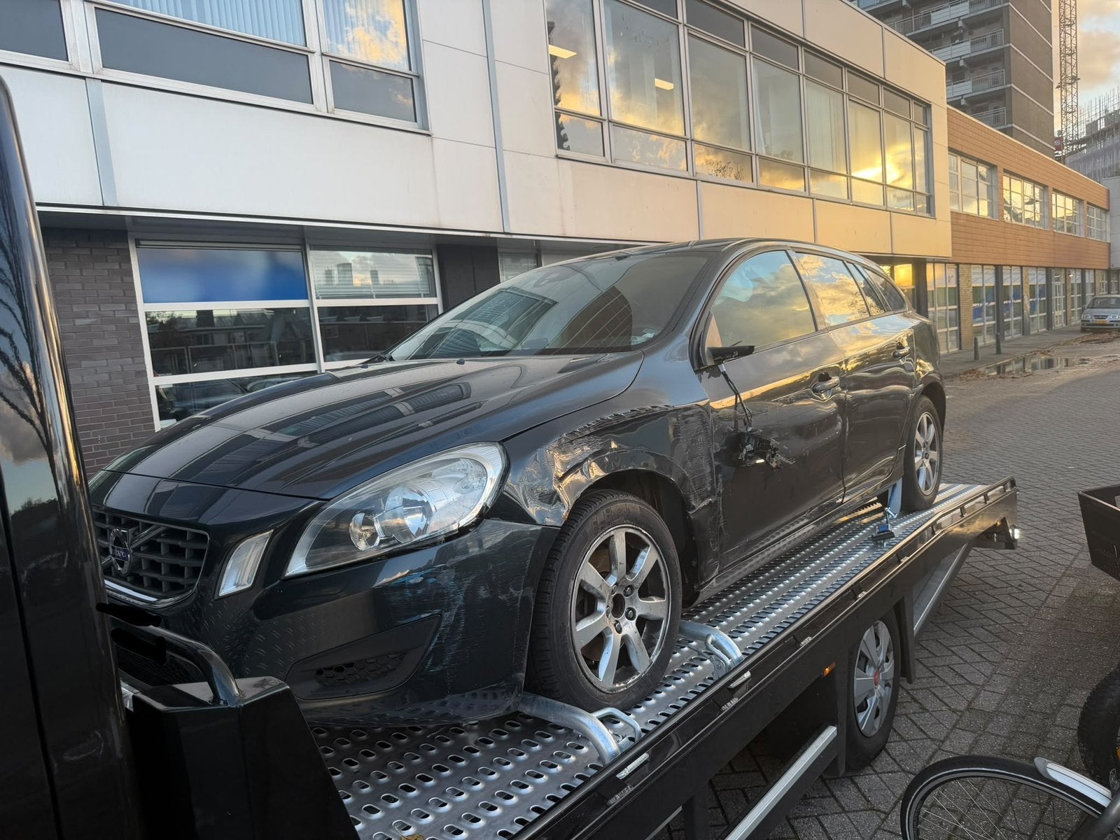 Volvo V60 D3 163pk Geartronic 2011 AIRCO AUTOMAAT SCHADE, Auto's, Euro 5, Stof, Zwart, 4 cilinders