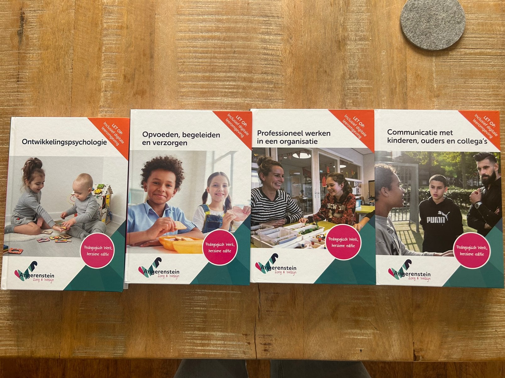 Schoolboeken pedagogische medewerker, Boeken, Ophalen of Verzenden, Beta, Zo goed als nieuw, MBO