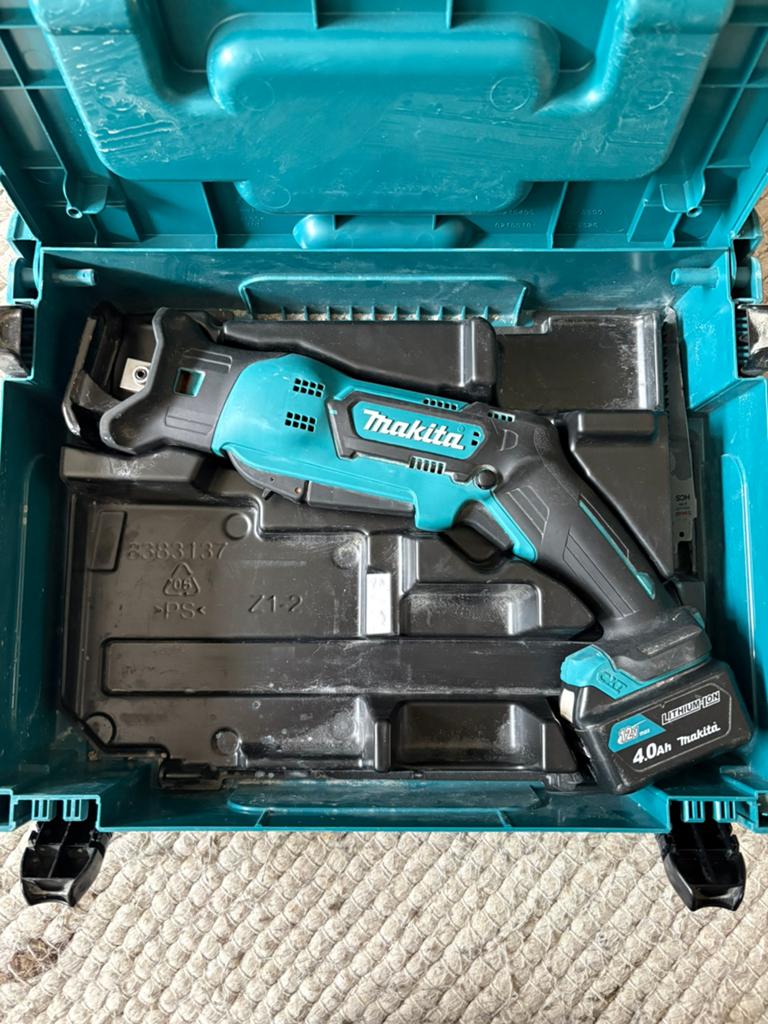 Makita cxt 12v reciprozaag, Gebruikt, 70 mm of meer, 600 tot 1200 watt, Ophalen of Verzenden