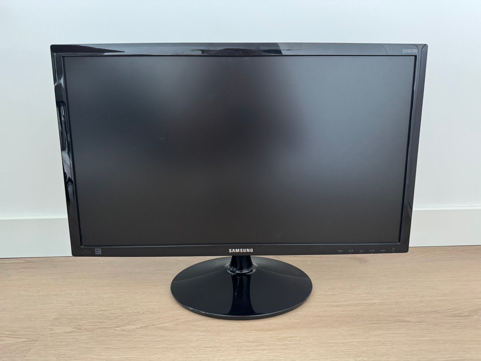 Monitor Samsung S24D300H, Ophalen, Full HD, 60 Hz of minder, Gebruikt