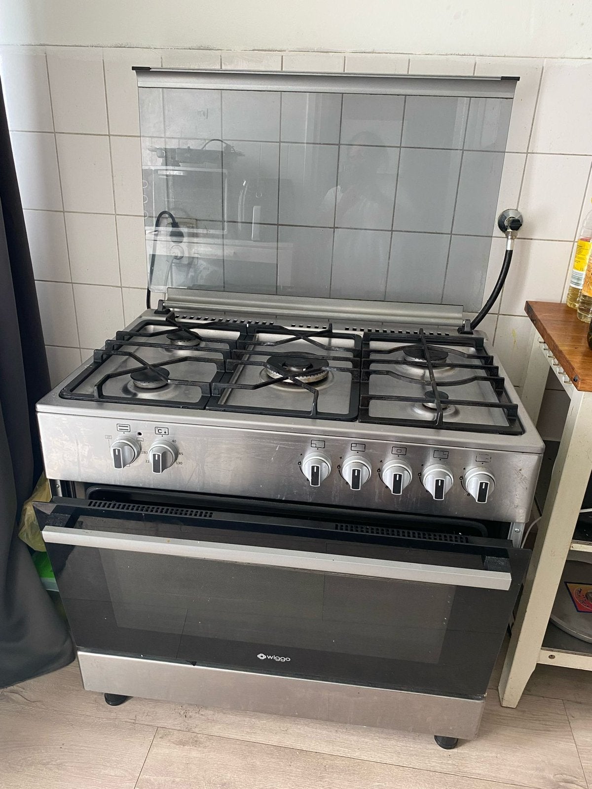Gasoven met 5 pitjes en grote oven, Witgoed en Apparatuur, Fornuizen, Ophalen, 60 cm of meer, 4 kookzones, Zo goed als nieuw