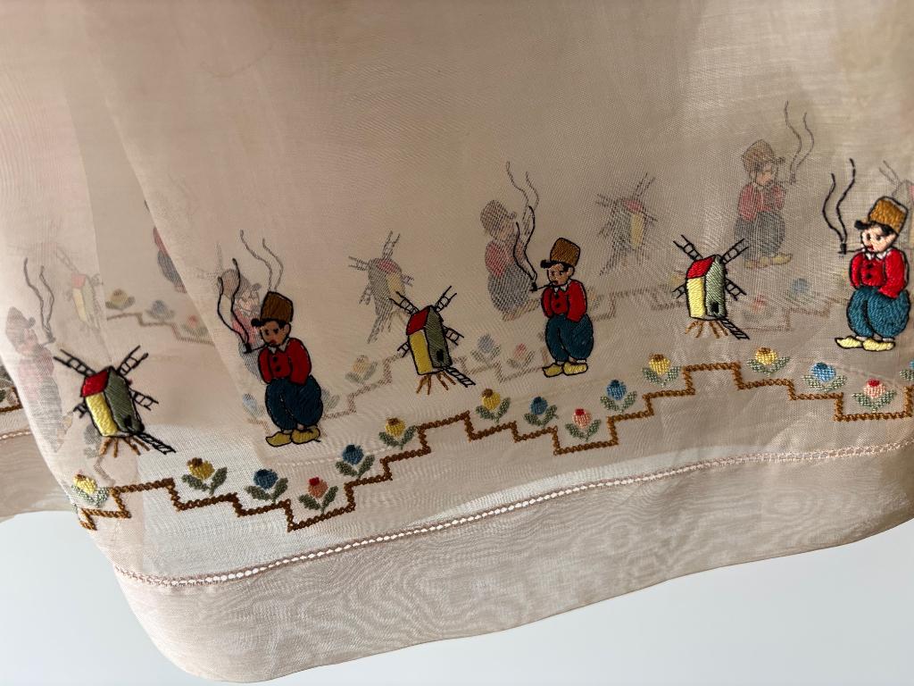 Nostalgisch kinderjurkje boeren en molens, 1950s, Antiek en Kunst, Verzenden, Kinderen