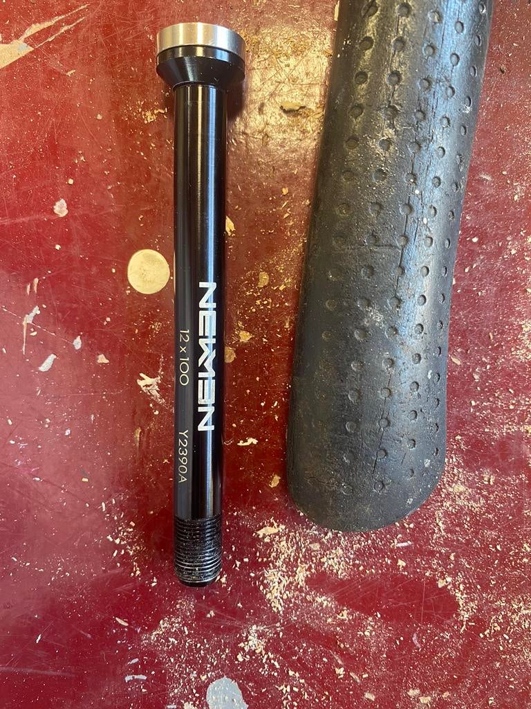 Steekas mtb 12x100, Ophalen, Zo goed als nieuw, Wiel