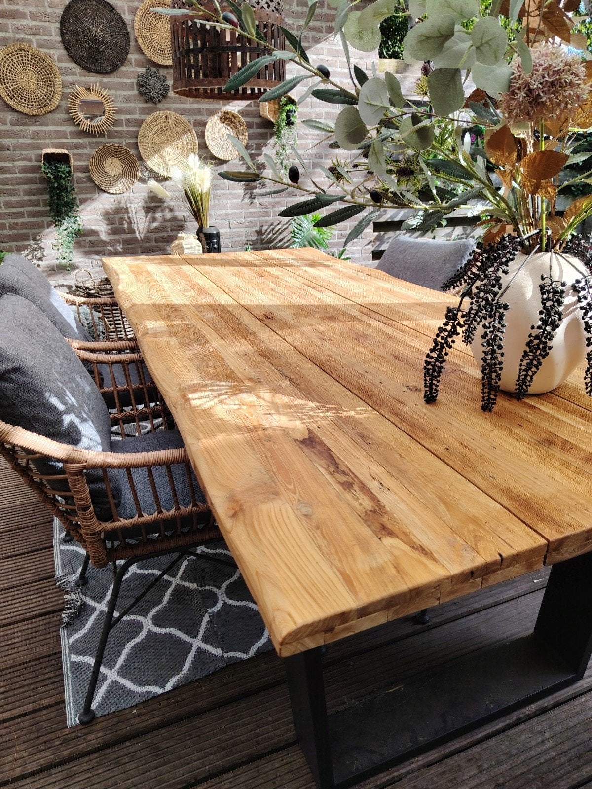 Foto 5 van Sens-Line tuinset met teakhouten tafel en wicker stoelen