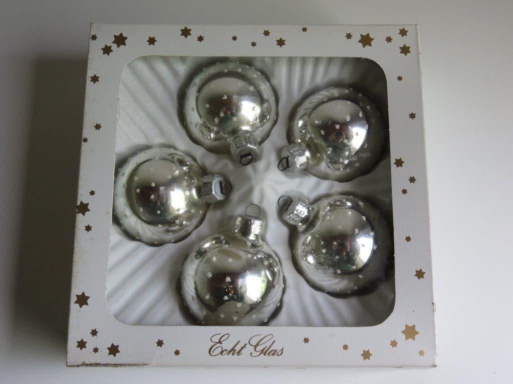 Vintage 5 glazen zilveren kerstballen met witte stipjes 6 cm, Diversen, Kerst, Ophalen of Verzenden, Zo goed als nieuw