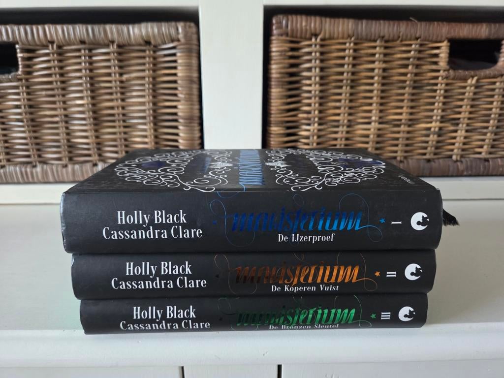 Holly Black en Cassandra Clare - Magisterium, Boeken, Ophalen of Verzenden, Gelezen