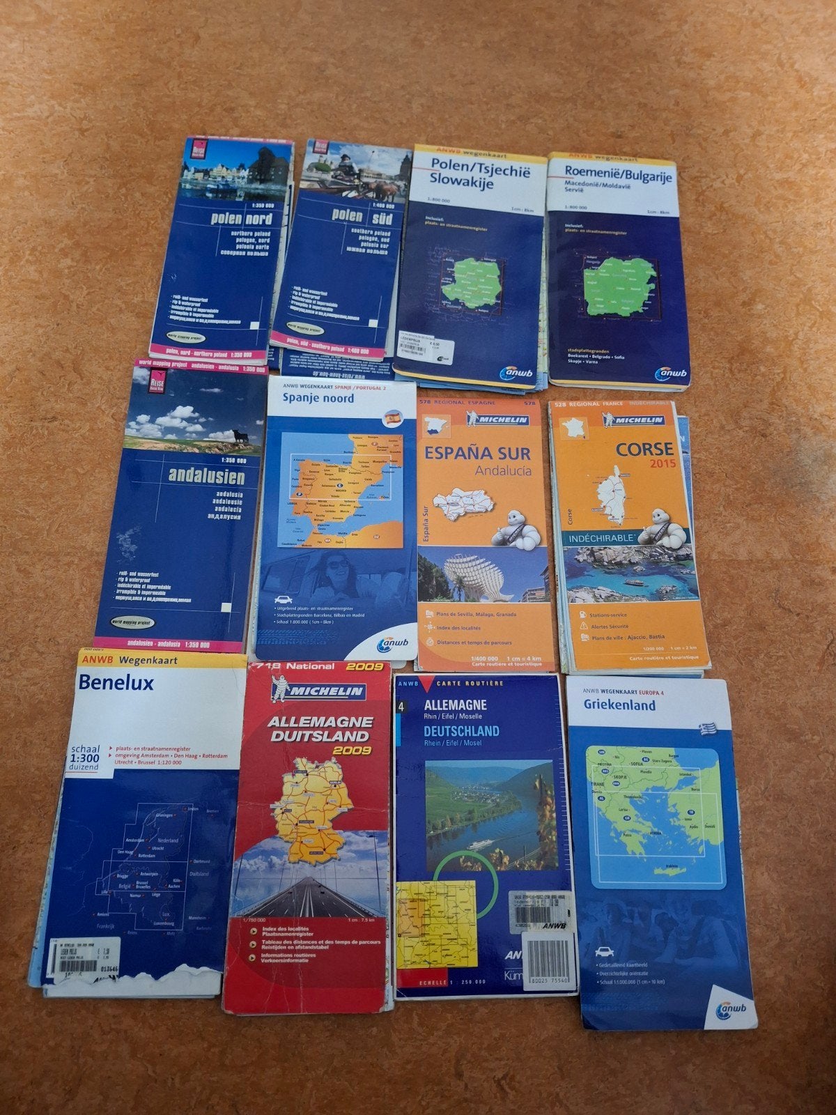 12 wegenkaarten, Ophalen of Verzenden, Europa, Reisgids of -boek, Overige merken