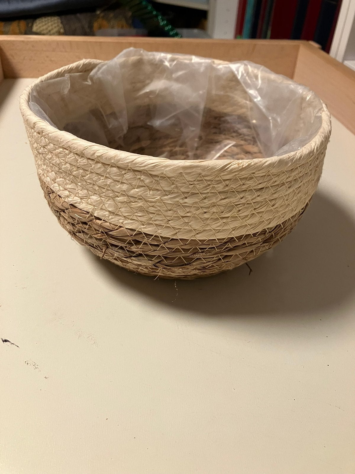 Rieten bloempot 12 cm hoog, diameter 20 cm, Ophalen of Verzenden, Zo goed als nieuw, Rond, Riet