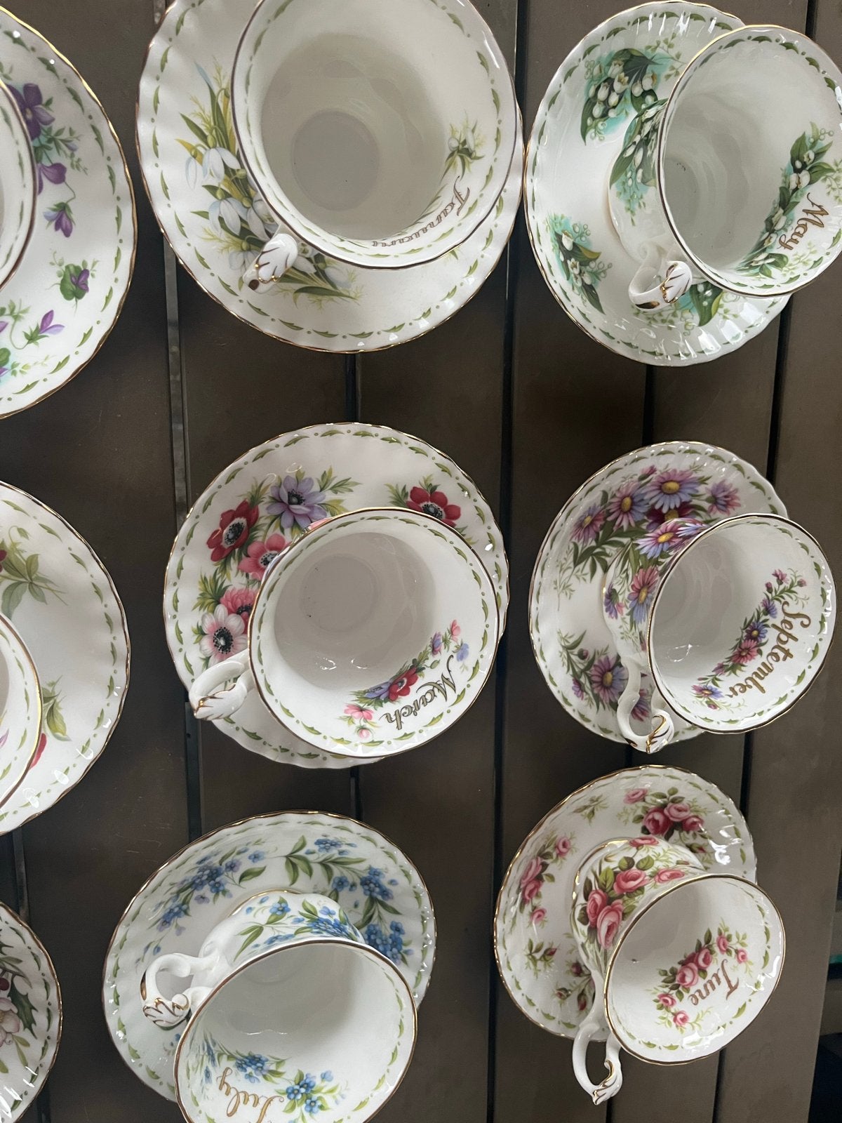 Royal Albert 'Flowers of the Month' 12 kop en sch en 12 geba, Ophalen, Vintage, Zo goed als nieuw, Kop(pen) en/of Schotel(s)