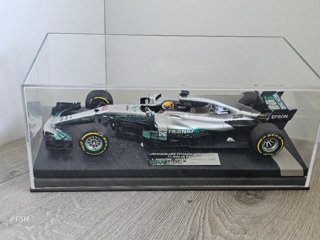 Mercedes--AMG W08, L. Hamilton # 44, Winner GP China 2017., Hobby en Vrije tijd, Modelauto's | 1:18, Zo goed als nieuw, Auto, MiniChamps
