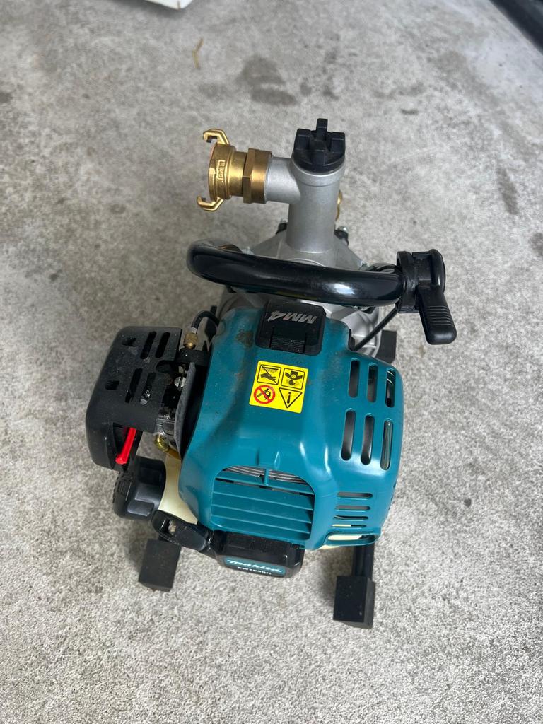 Makita EW1050H waterpomp – zo goed als nieuw!, Tuin en Terras, Waterpompen, Ophalen of Verzenden, Zo goed als nieuw, Beregeningspomp