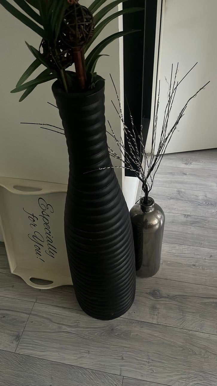 Zwarte geribbelde vaas 90 cm + gratis takken, Ophalen, Gebruikt, Zwart, Steen/keramiek