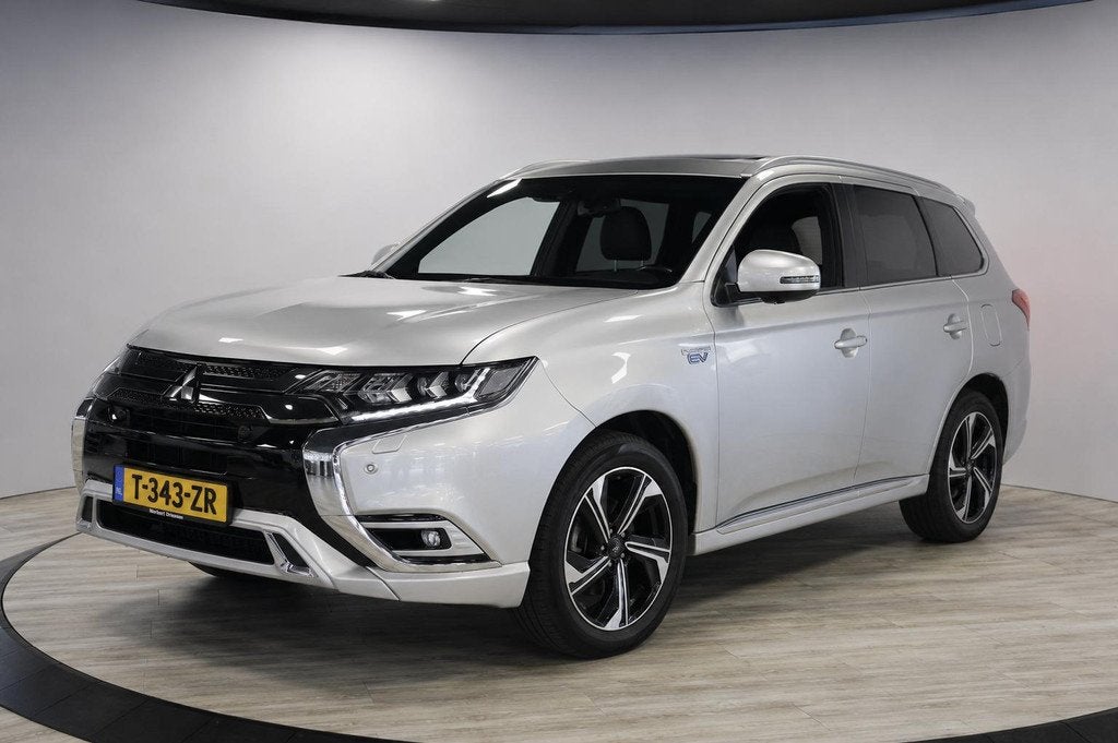 Mitsubishi Outlander 2.4 PHEV Instyle | Schuif- opendak | 36, Euro 6, 4 cilinders, 1865 kg, 120 €/maand