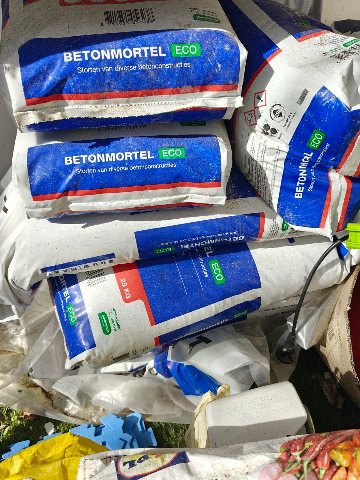 16 zaken Betonmortel ECO 25 kg - Overtollig van De Bouwmaat, Doe-het-zelf en Verbouw, Ophalen, Nieuw