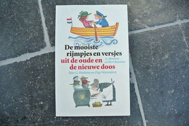 De mooiste rijmpjes en versjes uit de oude en de nieuwe doos, Ophalen of Verzenden, Fictie algemeen