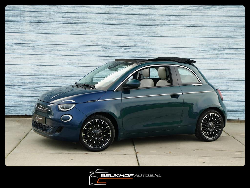 Fiat 500 La Prima 42 kWh Cabrio Carplay Camera Leer Navigati, Auto's, 118 pk, Cabriolet, Leder, 308 km