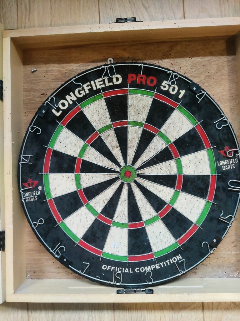 Dartbord in houten kast - Longfield Pro 501, Ophalen, Gebruikt, Dartbord
