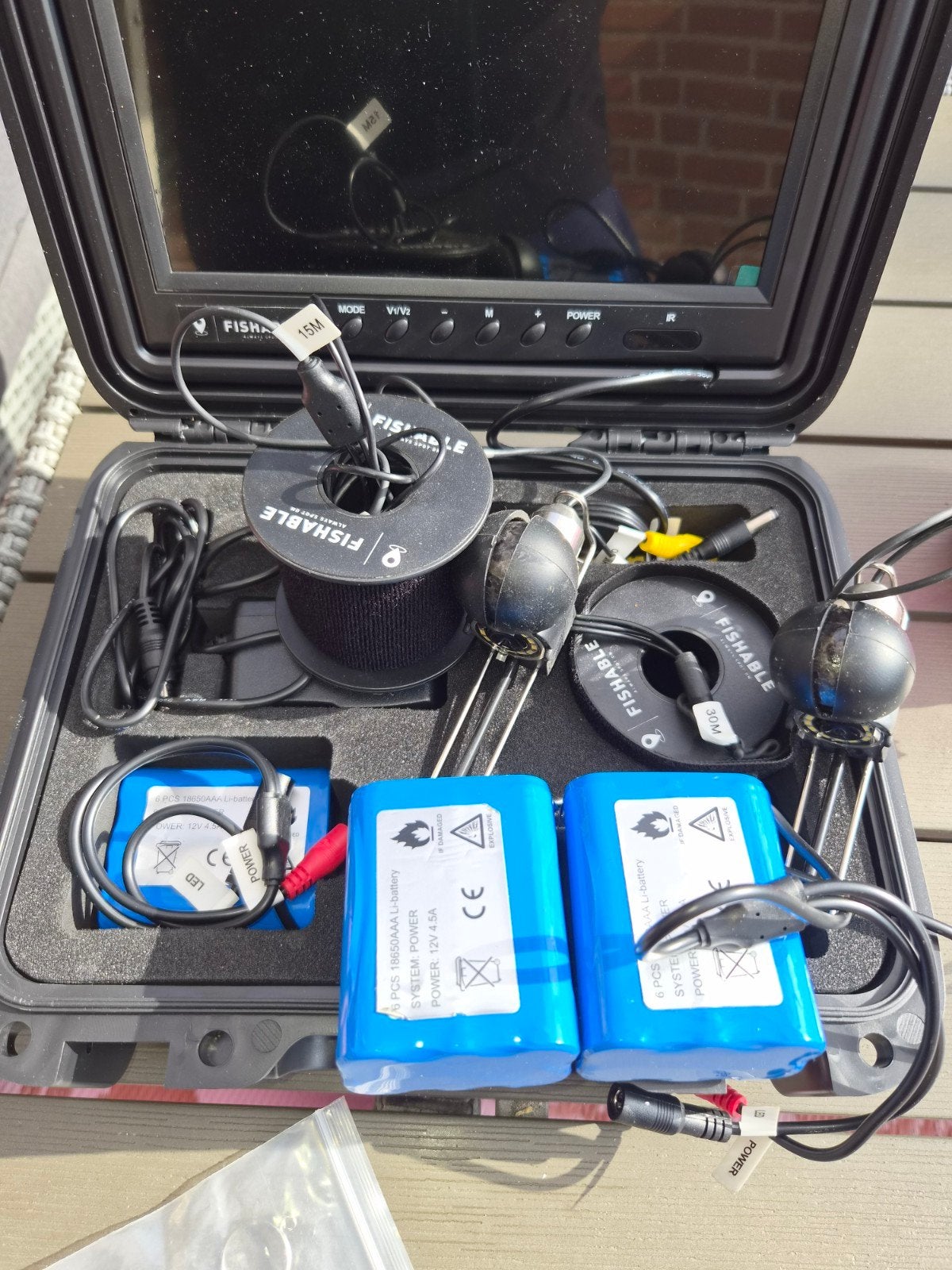 Fishable onderwatercamera 3 accu's en 2 camera's 15 +30 mtr