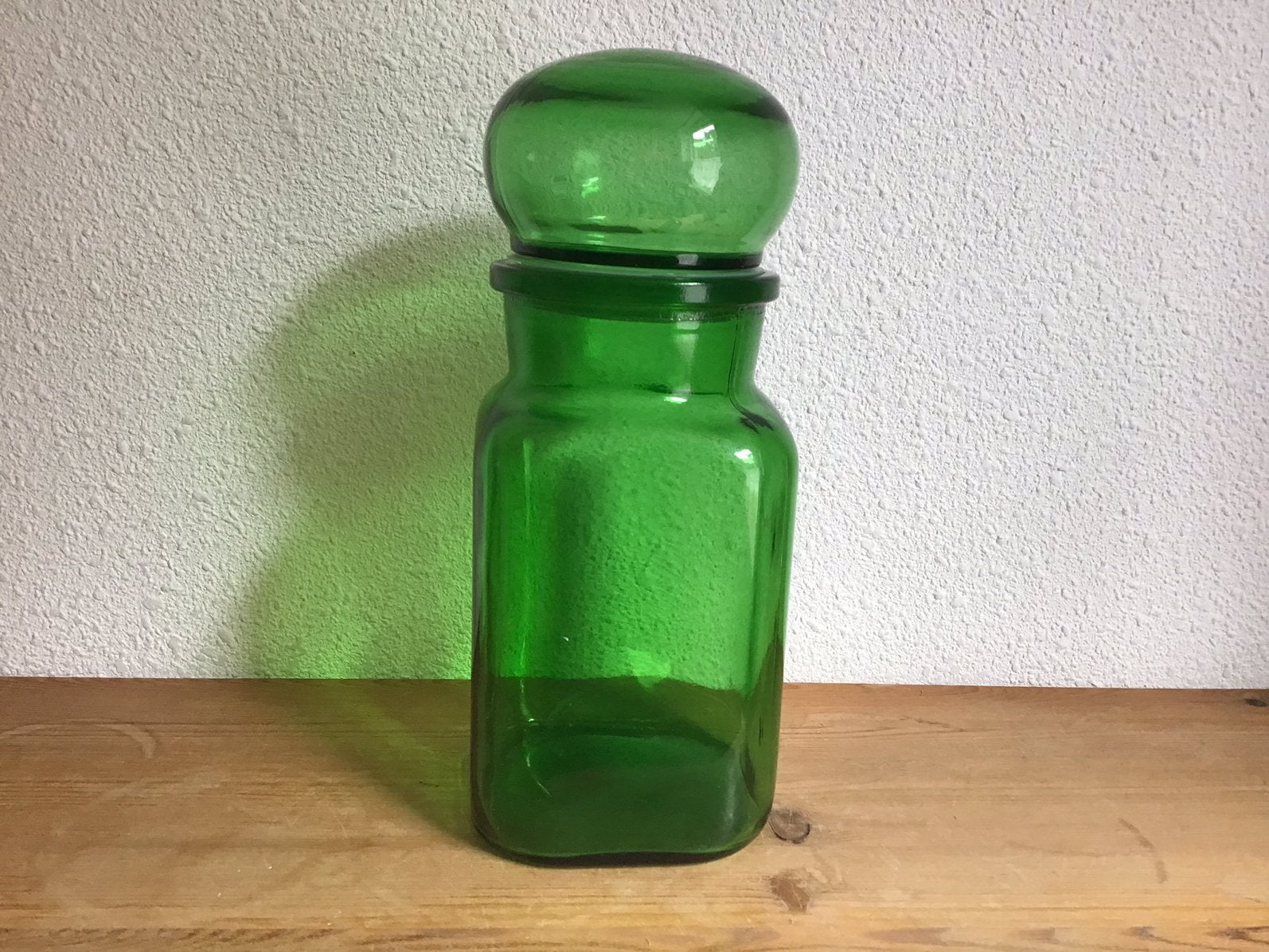 Groene glazen apothekerspot met boldeksel. ‘70., Verzamelen, Retro, Ophalen of Verzenden