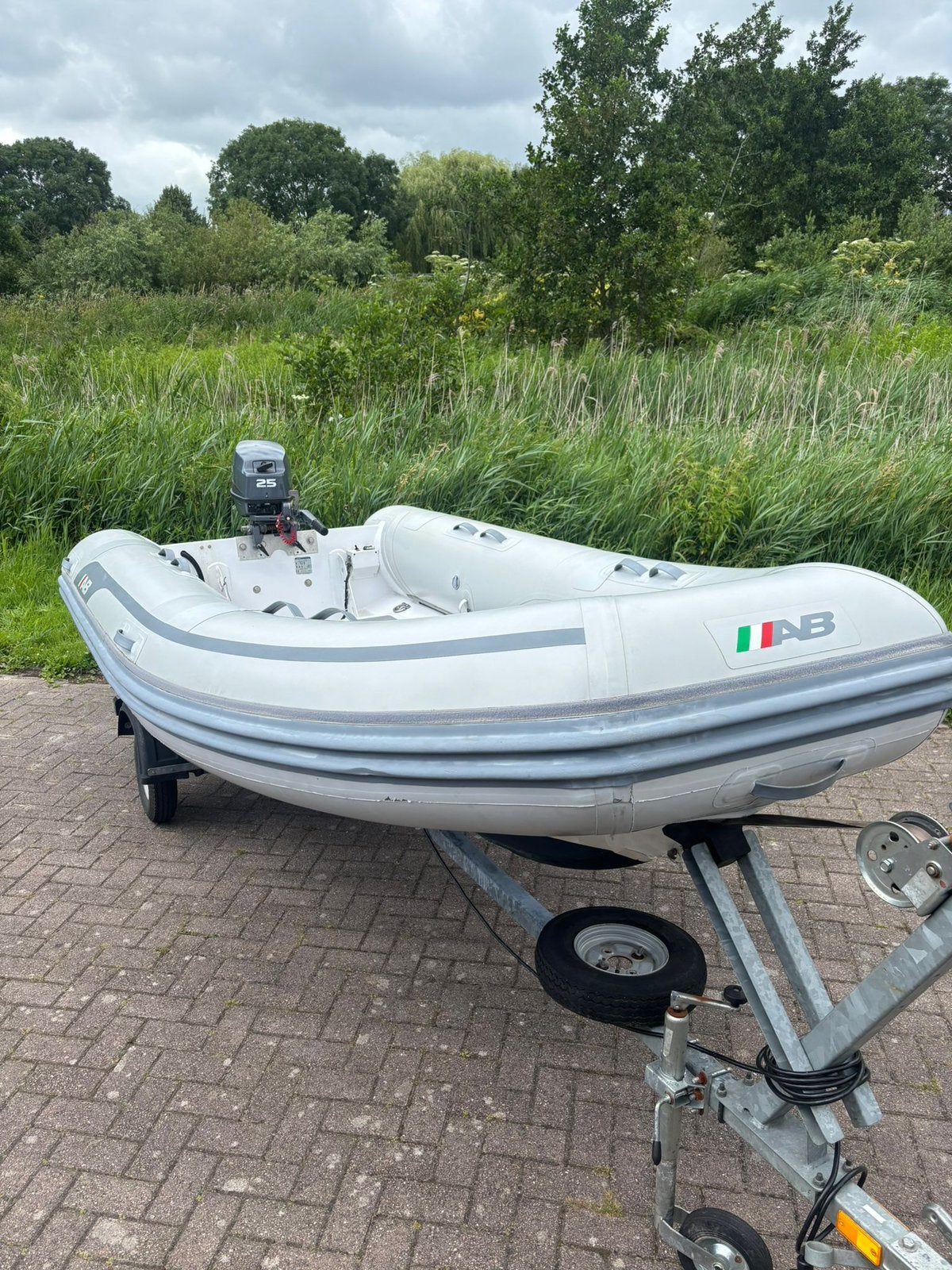 AB alu rib 390 met 25pk yamaha en trailer, Watersport en Boten, Rubberboten, Ophalen, Elektrisch, Yamaha, Zo goed als nieuw
