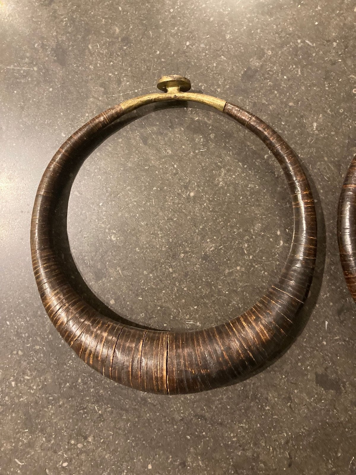 Set van 2 vintage houten en messing halskettingen, Ophalen of Verzenden