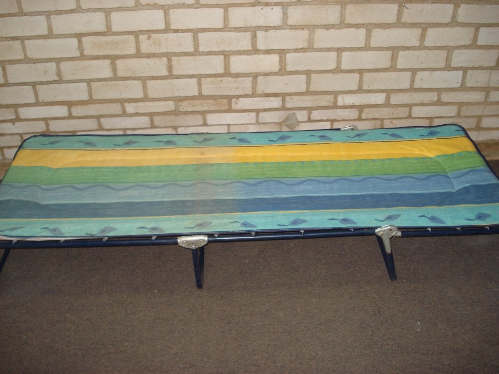 ligbed inklapbaar    187 x 65  Cm    zeer nette staat, Ophalen, Zo goed als nieuw, Metaal, Inklapbaar
