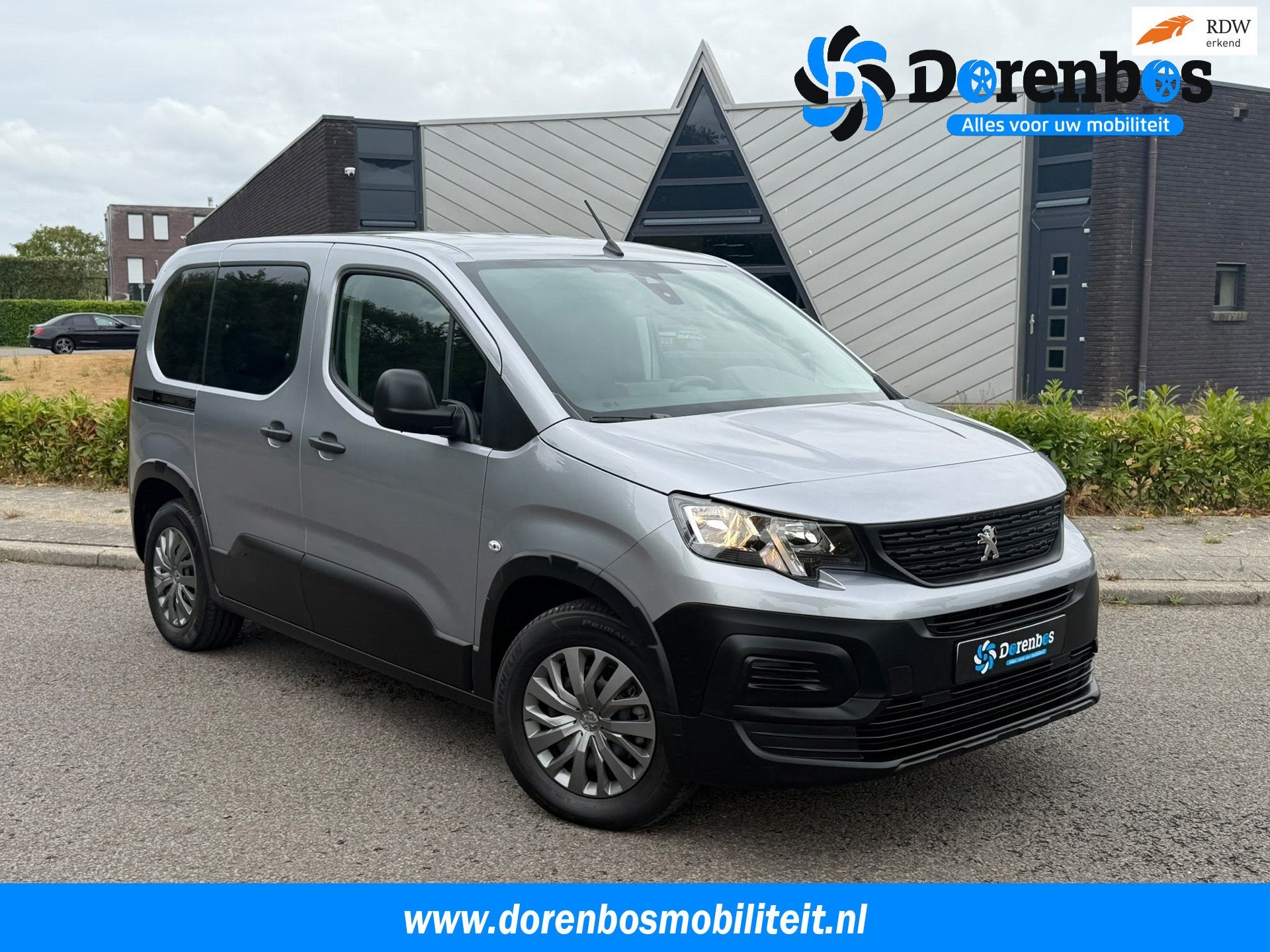 Peugeot E-Rifter EV Active Pack 50 kWh, Auto's, Automaat, Stof, Gebruikt, Zwart