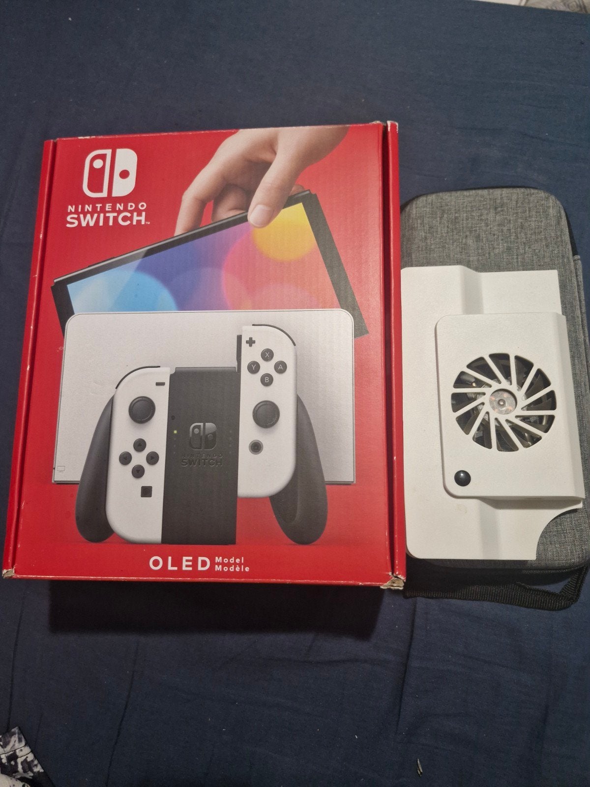 Nintendo Switch OLED Unpatched, Spelcomputers en Games, Spelcomputers | Nintendo Switch, Zo goed als nieuw, Switch OLED, Met 2 controllers