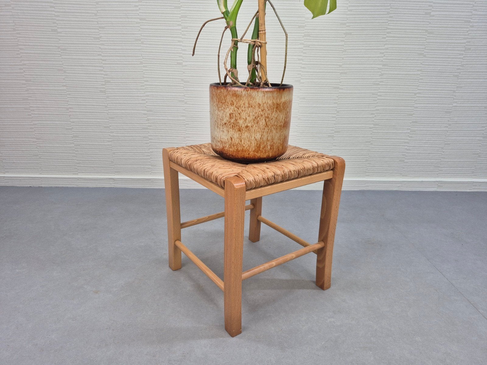 Vintage biezen kruk. Mattenbiezen plantentafel., Ophalen of Verzenden, ., ., .