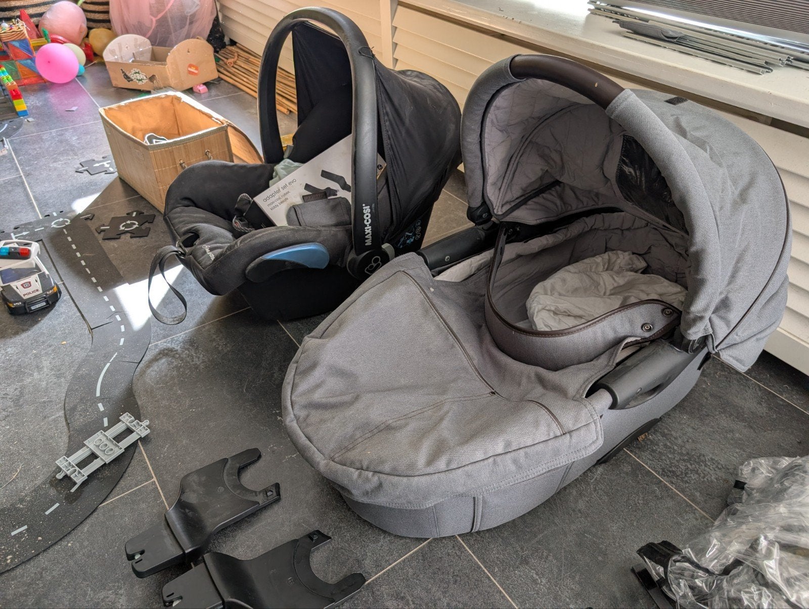 evo mutsy bijbehorende accessoires incl reiswieg en maxicosi, Ophalen, Zo goed als nieuw, Mutsy