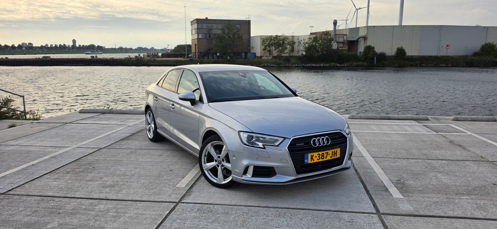 Audi A3 2.0 Tfsi 190pk S Tronic Quattro 2017 Grijs, Auto's, Automaat, Lichtsensor, 1984 cc, 75 €/maand