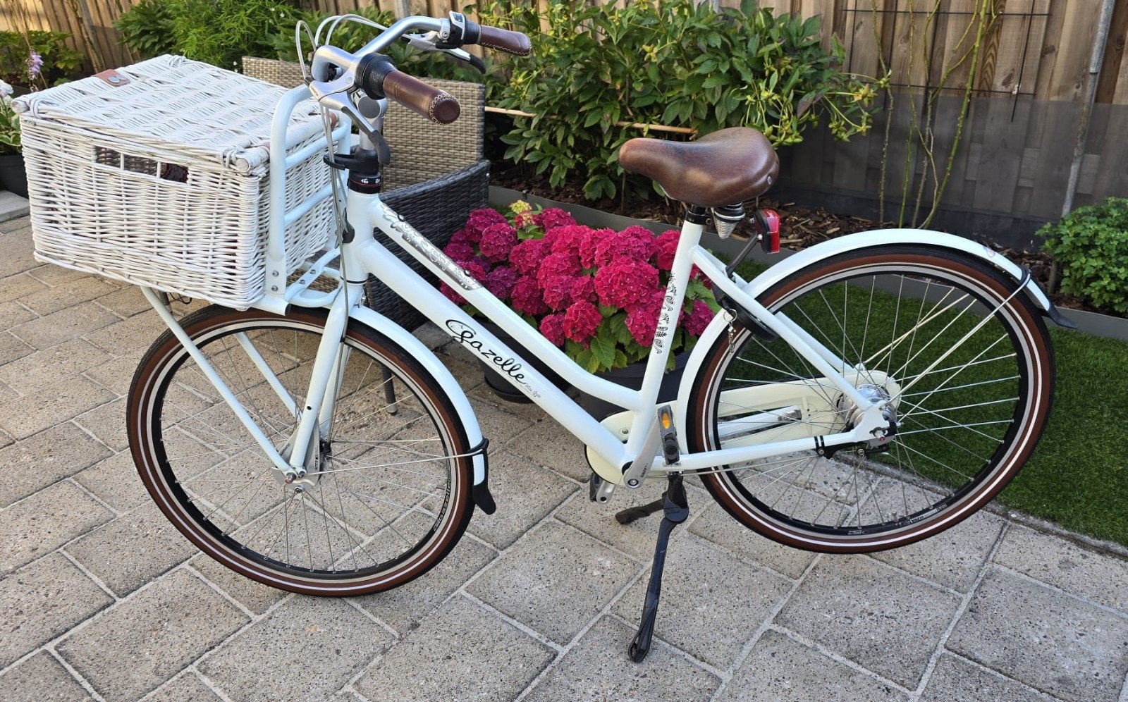 Gazelle Miss Grace damesfiets met mand, Ophalen, Versnellingen, Gazelle, Trommelrem