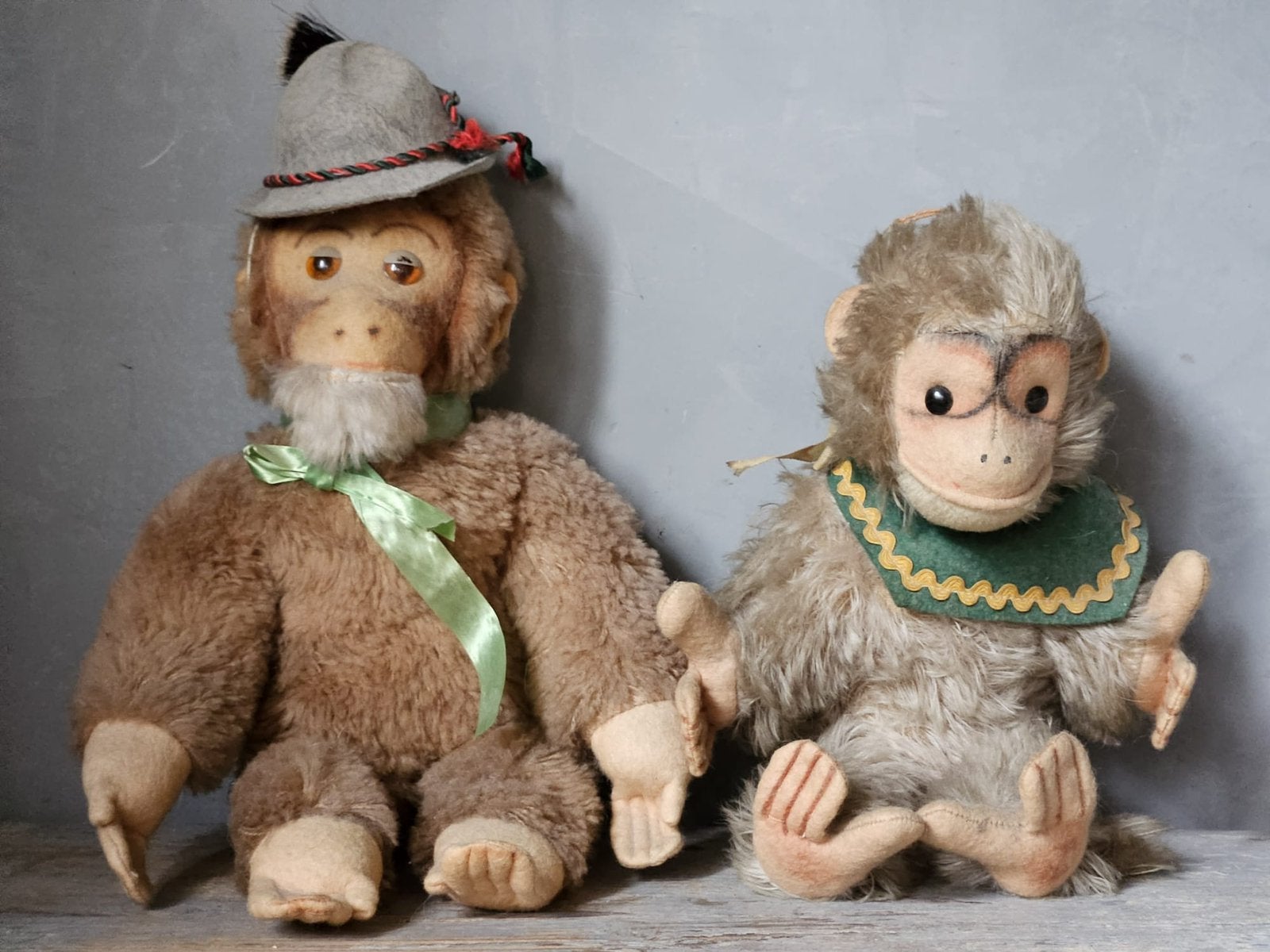 Set oude kermis aapjes, Verzenden