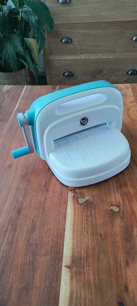 Love 2 Craft Stans Embossing machine, Ophalen of Verzenden, Gebruikt, Gereedschap of Toebehoren, Overige merken