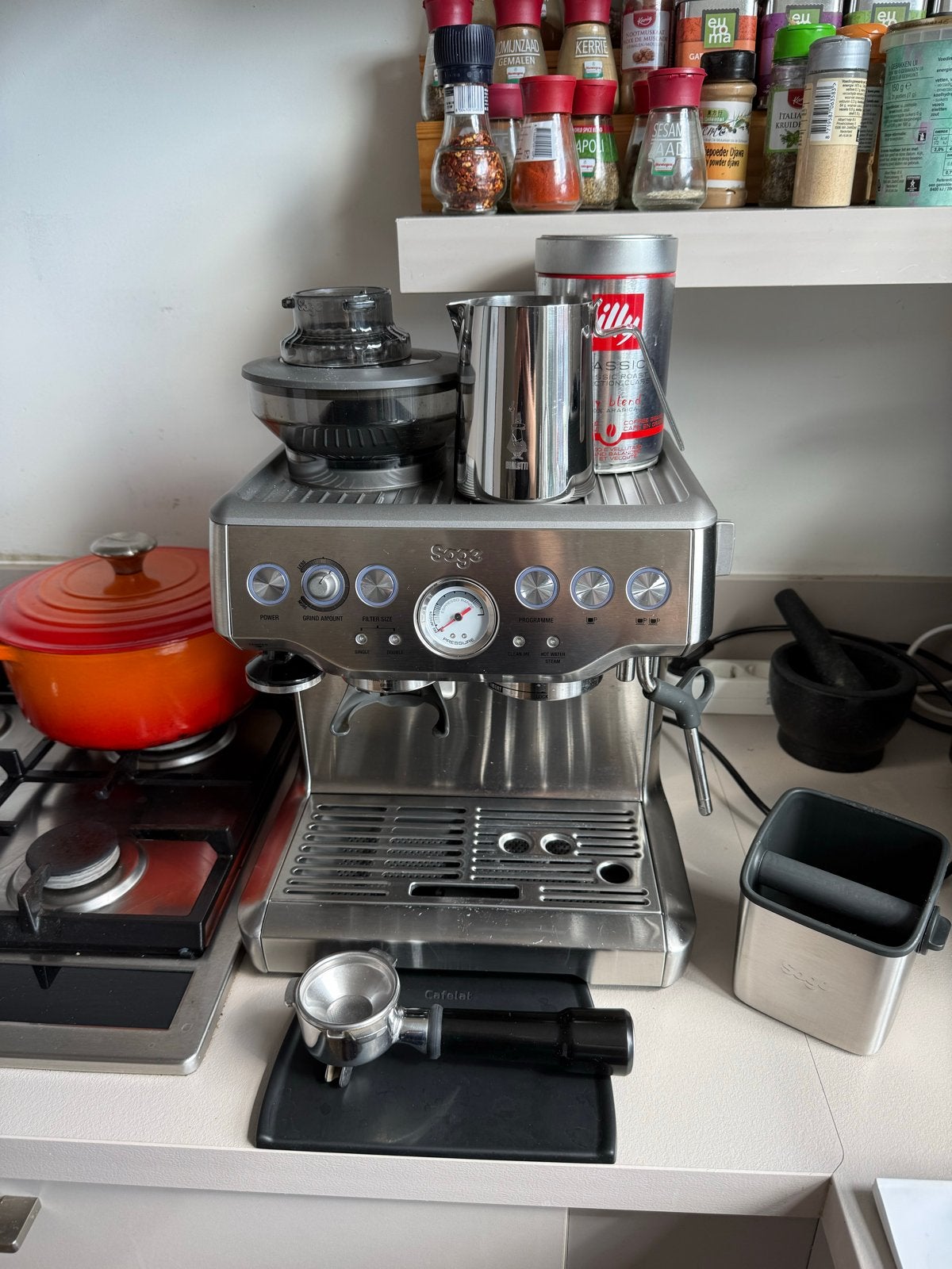 Sage Barista Express 2024 compleet met accessoires, Ophalen, Espresso apparaat, Zo goed als nieuw, 2 tot 4 kopjes