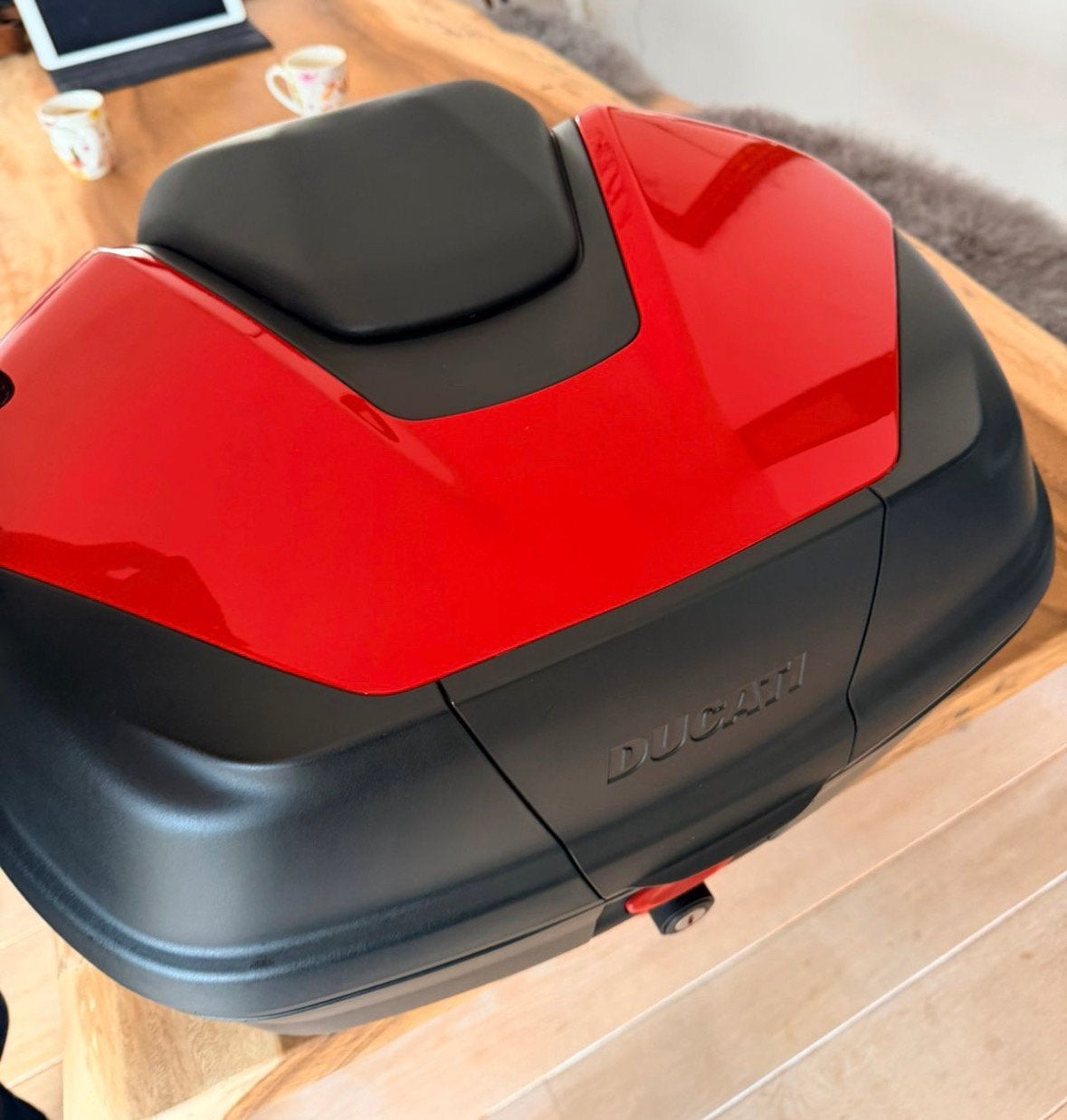 Topkoffer Multistrada V4, Ophalen, Zo goed als nieuw
