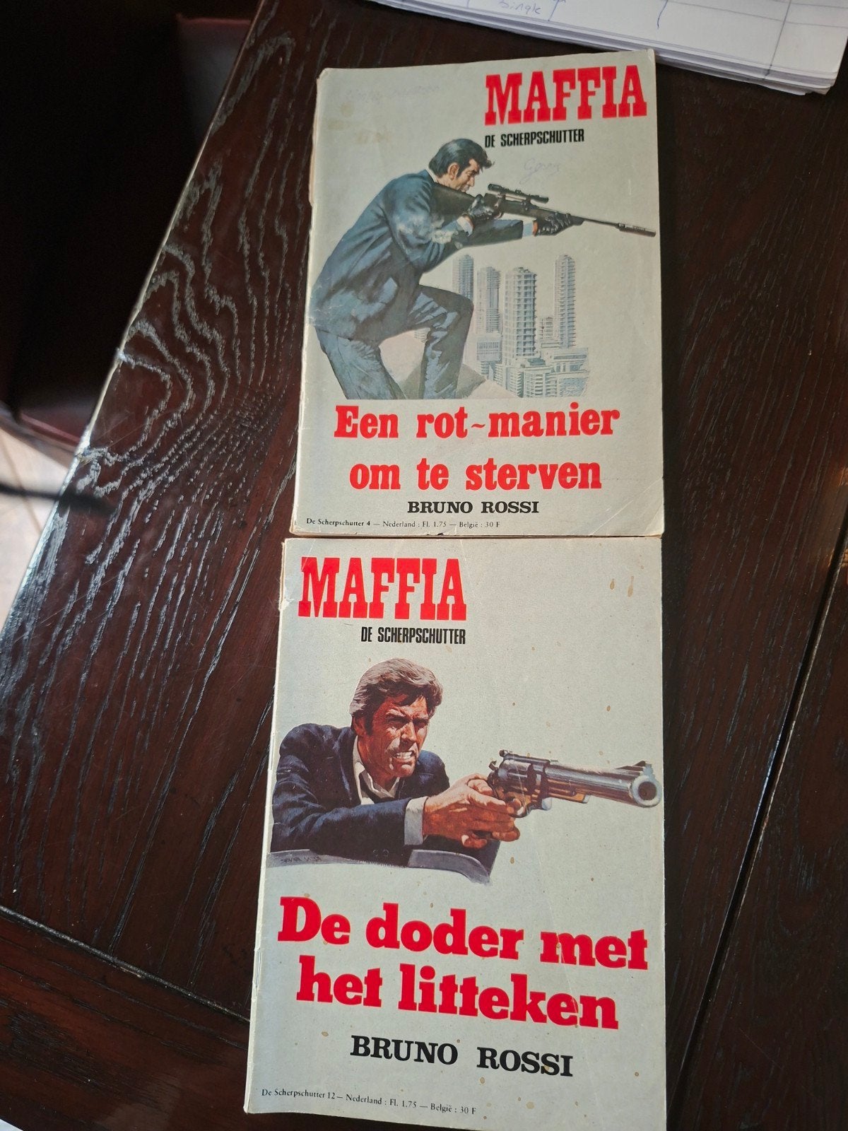 2 maffiaboekjes jaren 70, Verzamelen, Retro, Ophalen of Verzenden, Huis en Inrichting