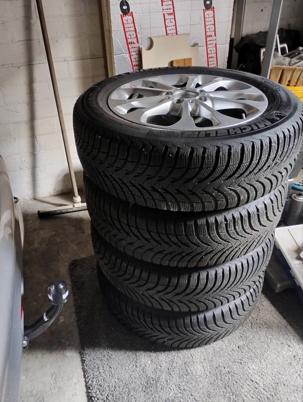Originele Mercedes GLA velgen TPMS Michelin winterbanden 7mm, Auto-onderdelen, Banden en Velgen, Ophalen, Banden en Velgen, 17 inch