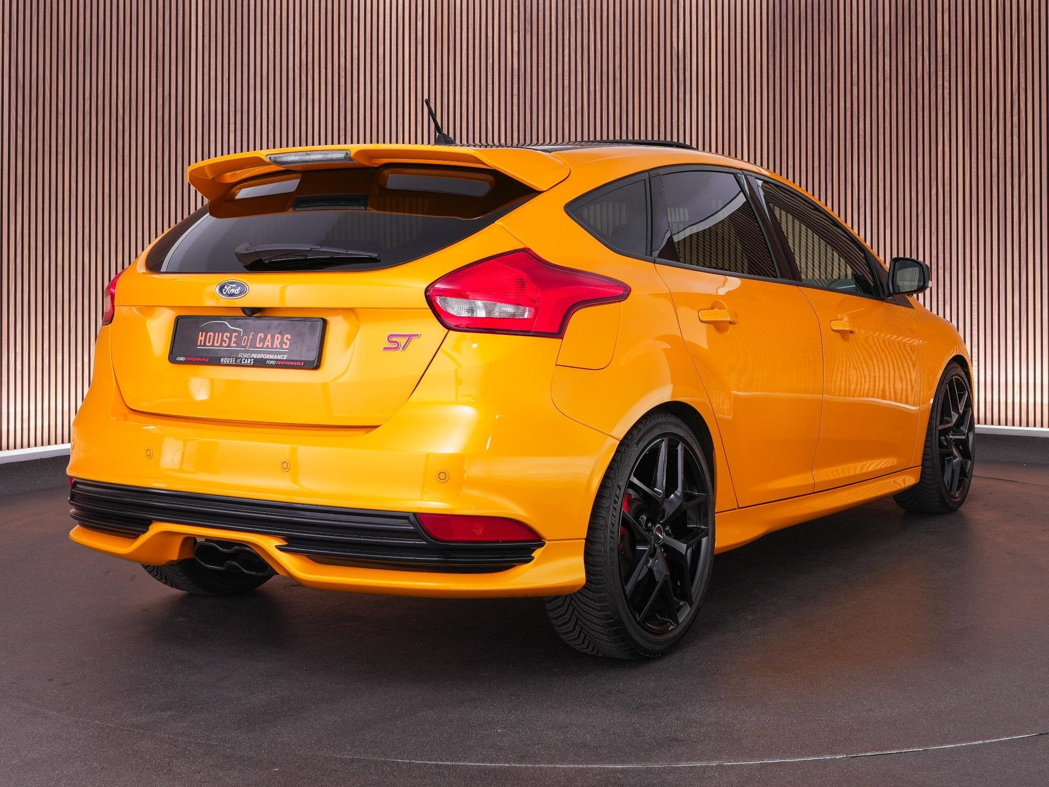 Ford Focus ST-3 2.0 250pk PERFORMANCE PACK |schuif/kantel|Ma, 15 km/l, Gebruikt, 4 cilinders, 1337 kg